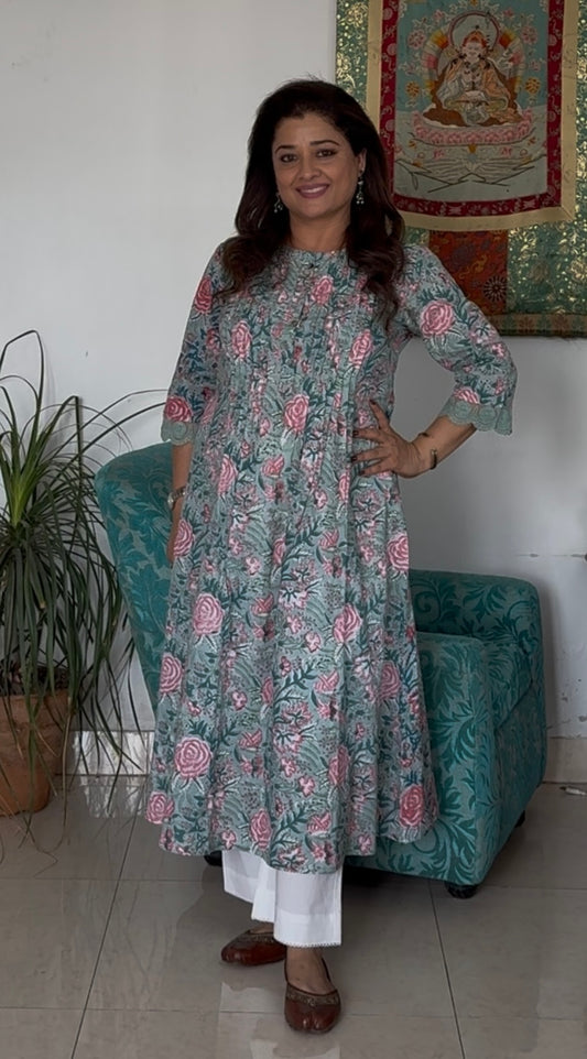 Block Print A-Line Pintucks Kurta Pant Set: Green Floral