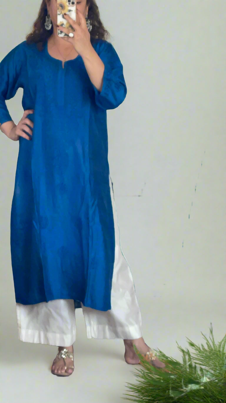 Chikankari Chanderi Gala Buti Kurta